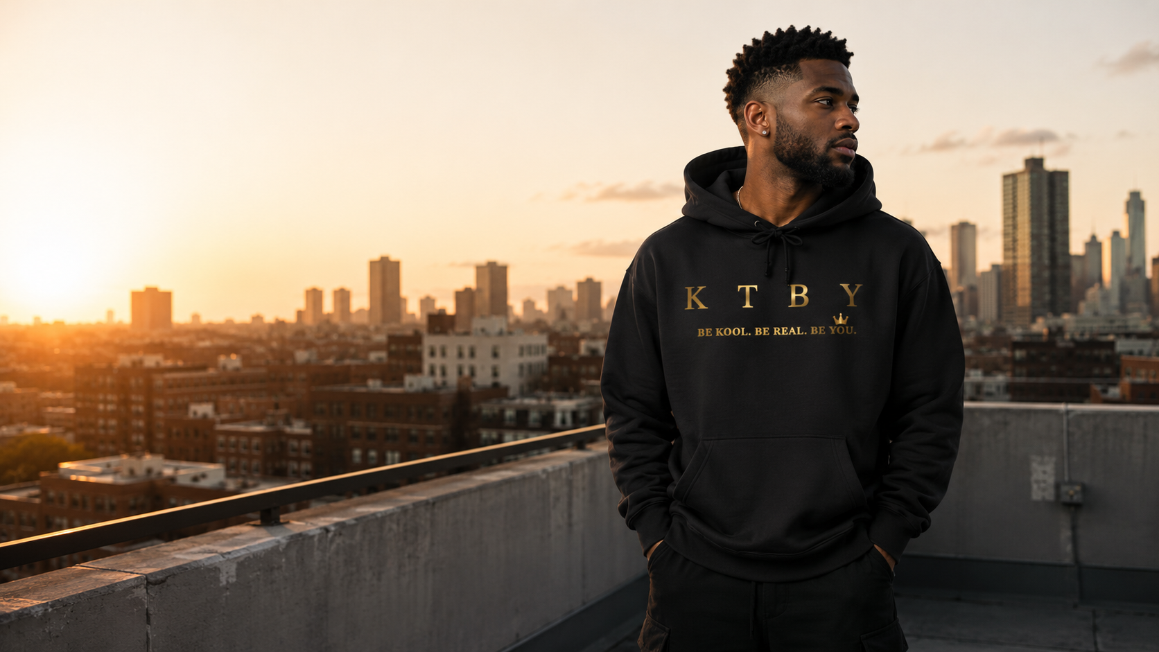 Signature Hoodie – Black